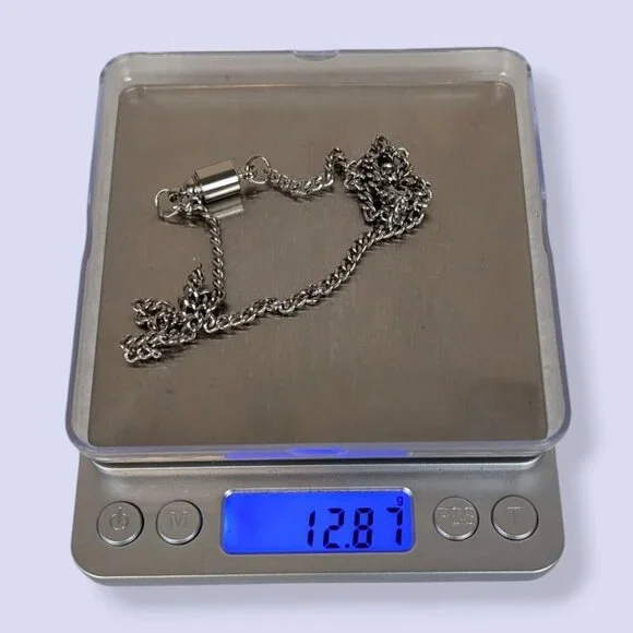 V. Dainty Textured Cuban Chain - Picture 5 of 5